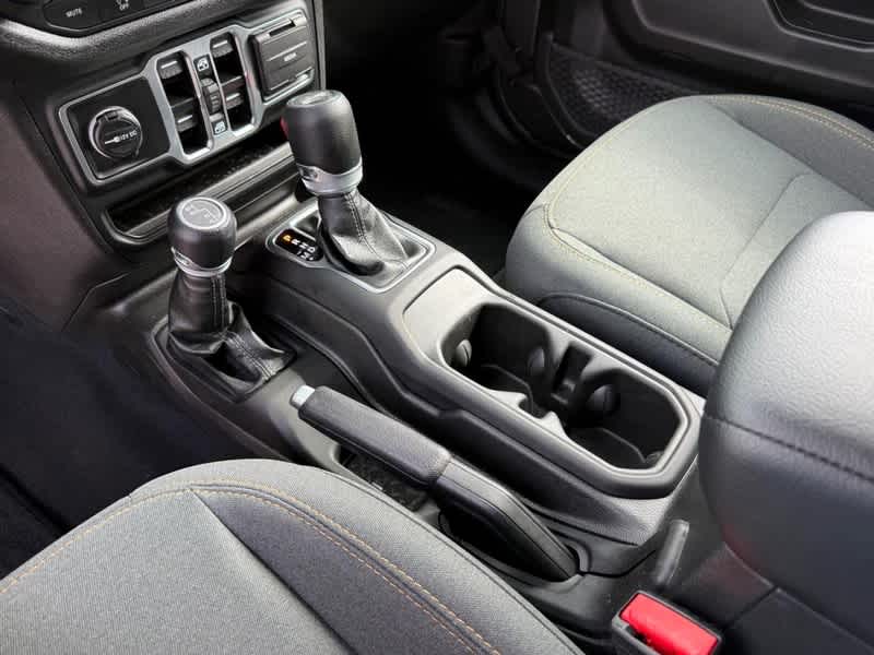 2025 Jeep Wrangler 4-Door Summit 4x4