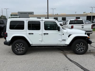 2025 Jeep Wrangler 4-Door Sahara 4x4