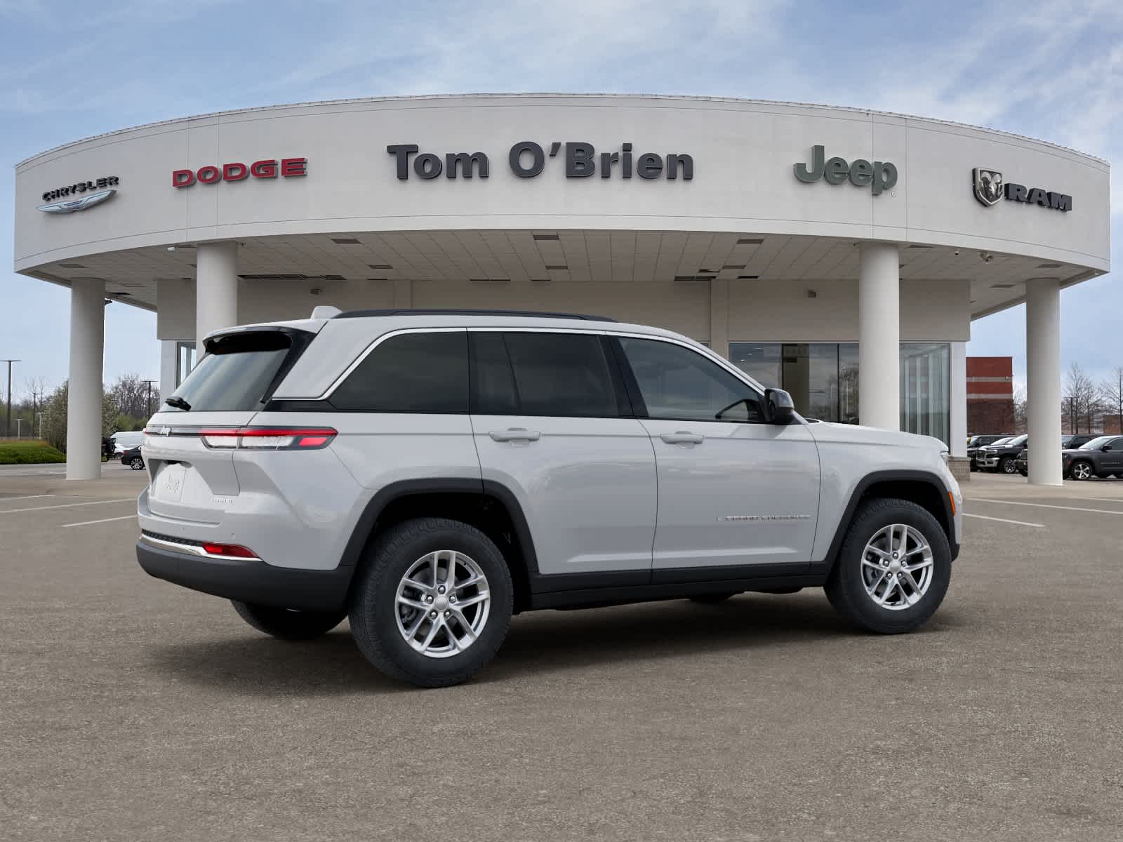 2026 Jeep Grand Cherokee LAREDO X 4X4