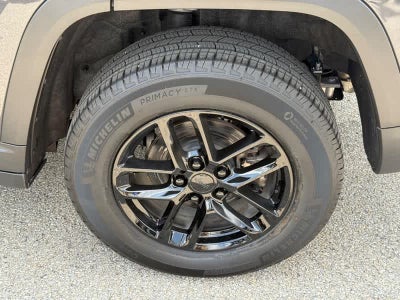 2023 Jeep Grand Cherokee Laredo X 4x4