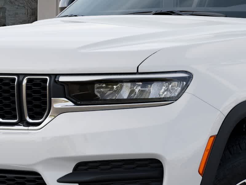 2027 Jeep Grand Cherokee LAREDO 4X4