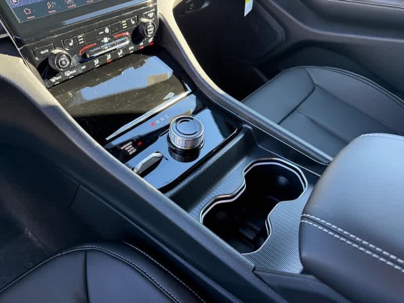 2025 Jeep Grand Cherokee LIMITED 4X4