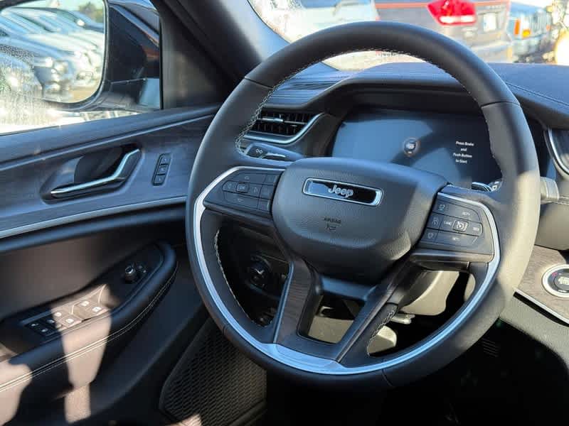 2025 Jeep Grand Cherokee LIMITED 4X4