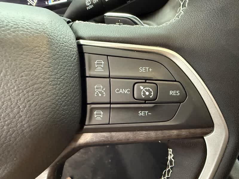 2025 Jeep Grand Cherokee LIMITED 4X4