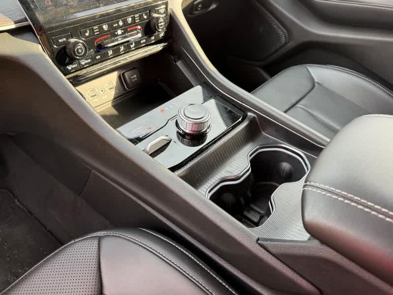 2025 Jeep Grand Cherokee LIMITED 4X4