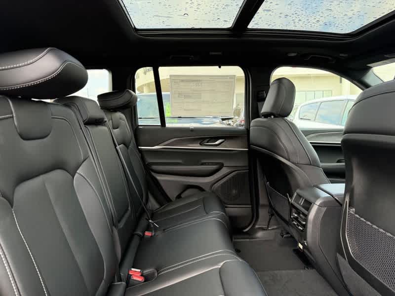 2025 Jeep Grand Cherokee LIMITED 4X4