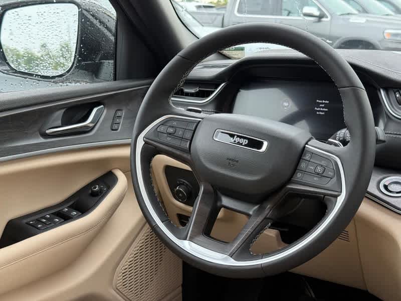 2025 Jeep Grand Cherokee LIMITED 4X4