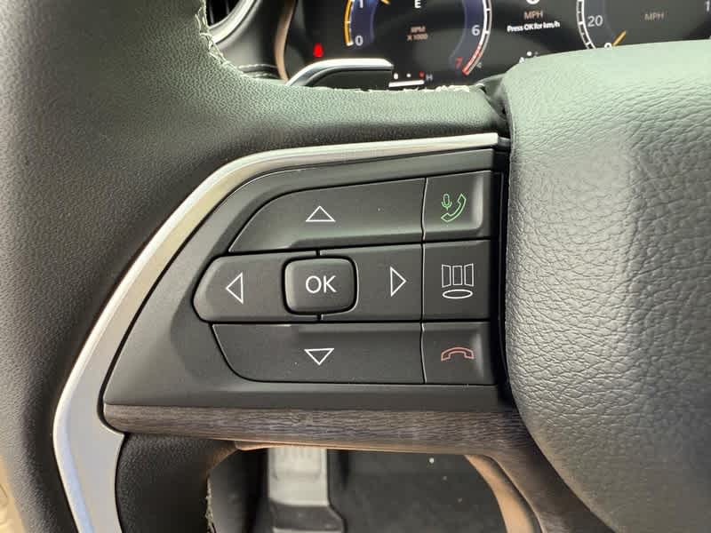 2025 Jeep Grand Cherokee LIMITED 4X4