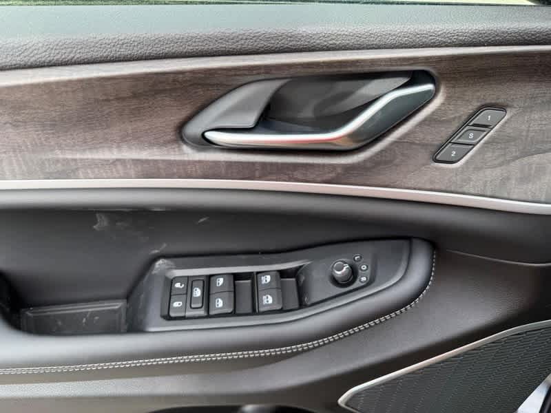 2026 Jeep Grand Cherokee LIMITED 4X4