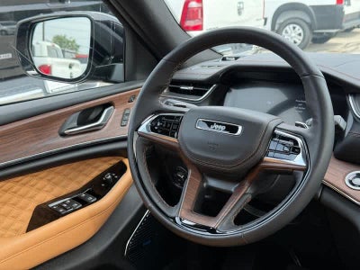 2025 Jeep Grand Cherokee Summit 4x4