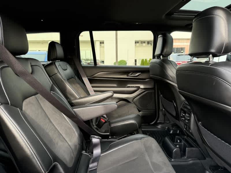 2023 Jeep Grand Cherokee L Altitude 4x4