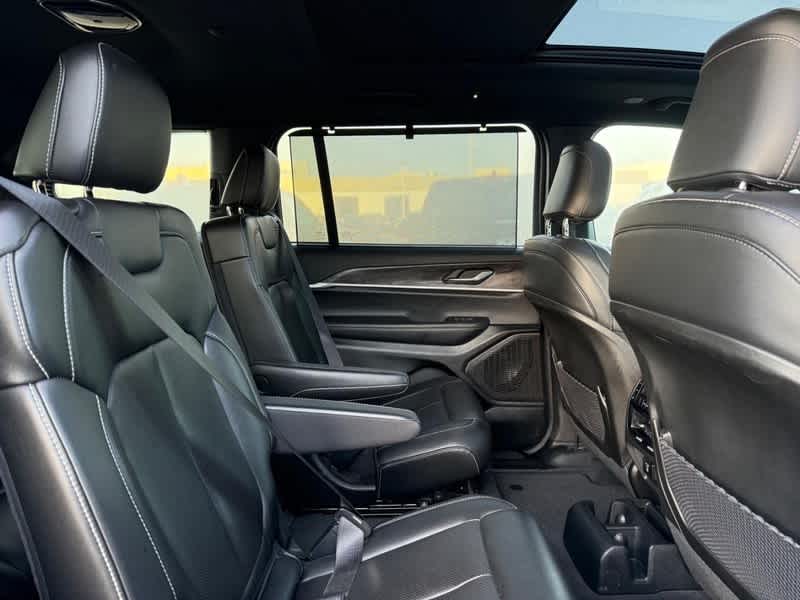2025 Jeep Grand Cherokee L Limited 4x4