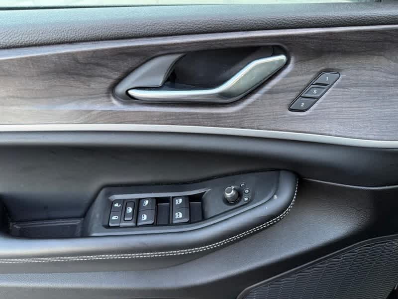 2025 Jeep Grand Cherokee L Limited 4x4