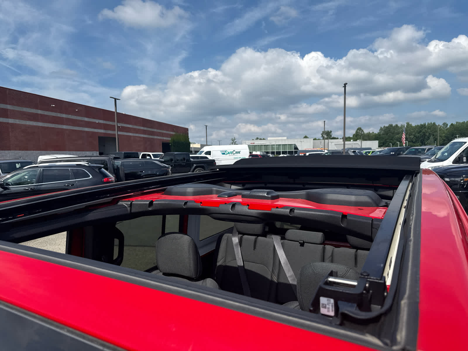 2025 Jeep Wrangler 4xe Sahara - 4x4