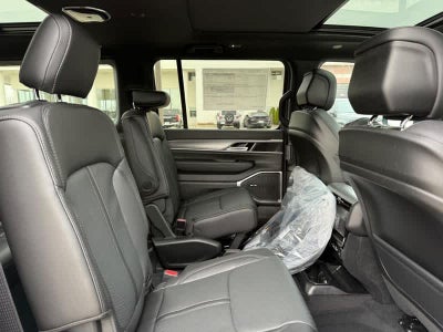 2026 Jeep Grand Wagoneer GRAND UPLAND 4X4