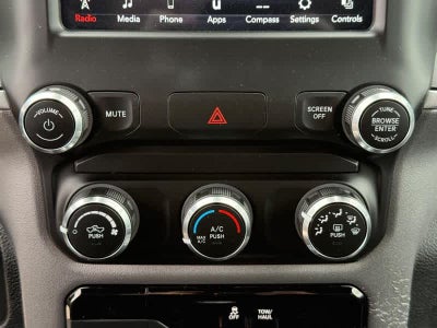 2020 RAM 1500 Big Horn Crew Cab 4x4 5'7' Box