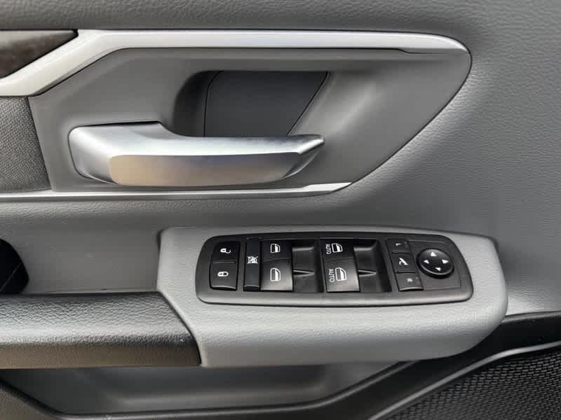 2020 RAM 1500 Big Horn Crew Cab 4x4 5'7' Box