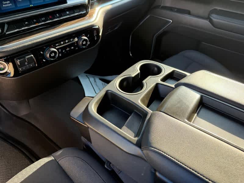 2022 Chevrolet Silverado 1500 4WD Crew Cab Standard Bed LT
