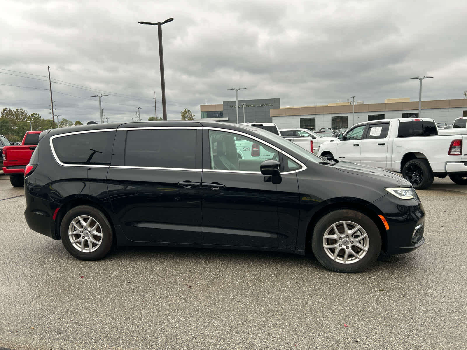 2024 Chrysler Pacifica Touring L