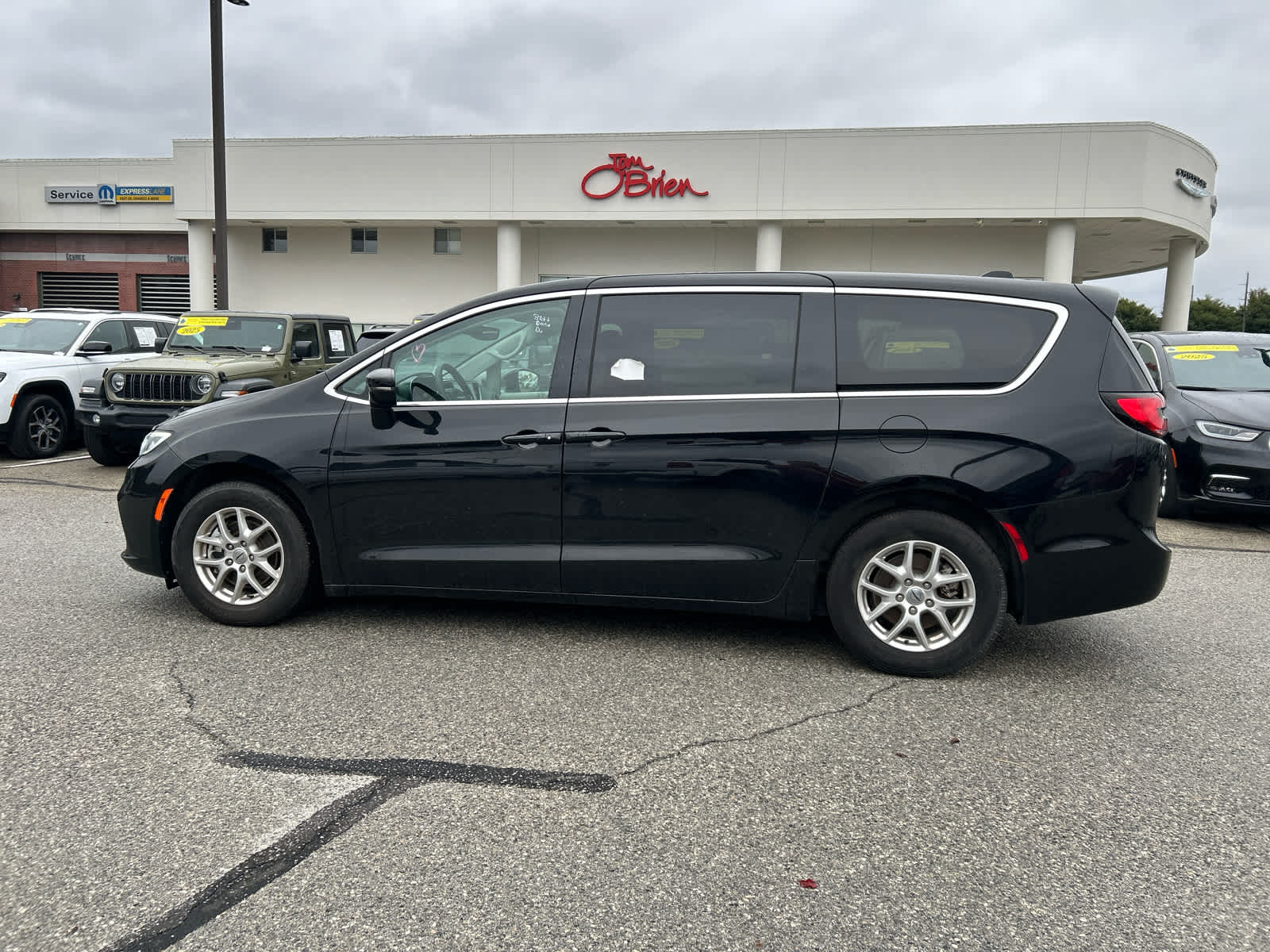 2024 Chrysler Pacifica Touring L