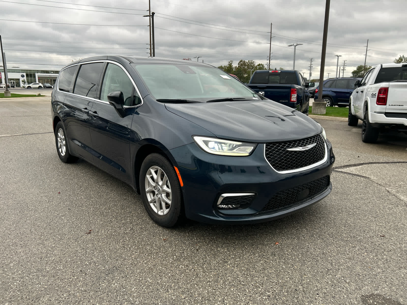2024 Chrysler Pacifica Touring L