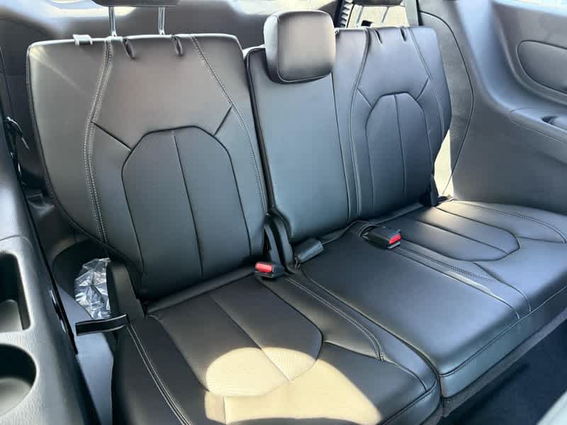 2026 Chrysler Voyager LX