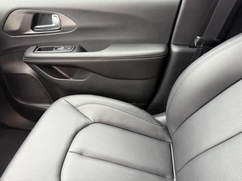 2026 Chrysler Voyager LX