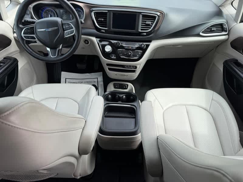 2021 Chrysler Voyager LXI