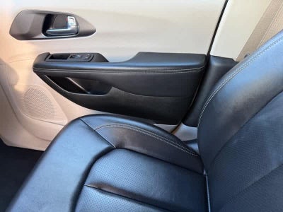 2024 Chrysler Pacifica Select