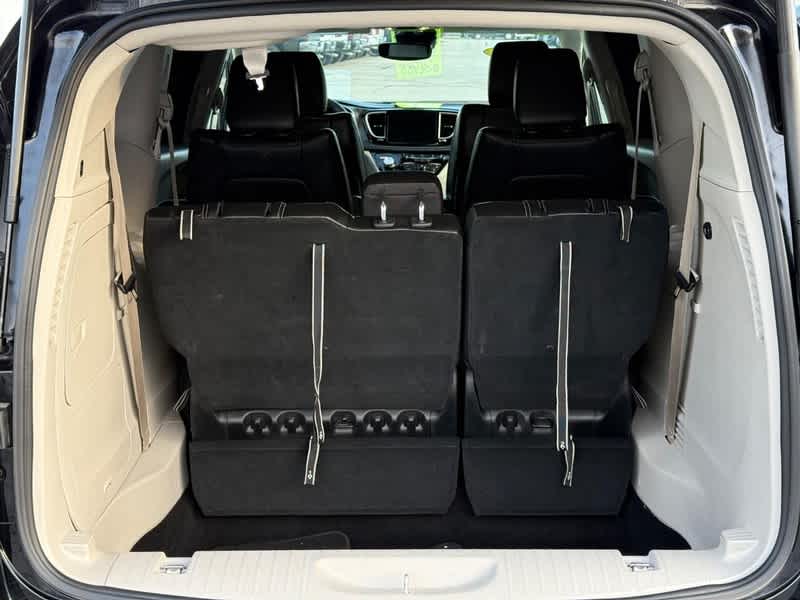 2024 Chrysler Pacifica Select