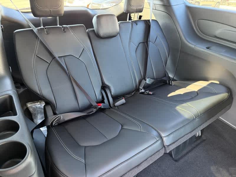 2026 Chrysler Pacifica SELECT AWD