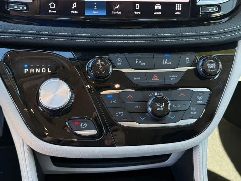 2023 Chrysler Pacifica Limited AWD