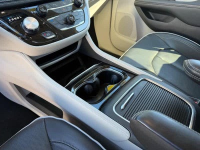2023 Chrysler Pacifica Limited AWD
