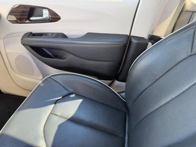 2023 Chrysler Pacifica Limited AWD