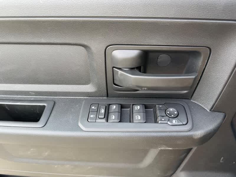 2026 RAM 3500 RAM 3500 TRADESMAN CREW CAB 4X4 6'4' BOX