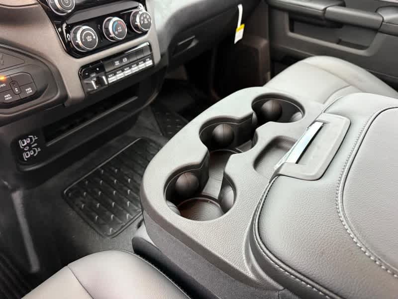 2026 RAM 5500 Chassis Cab RAM 5500 TRADESMAN CHASSIS REGULAR CAB 4X4 84' CA