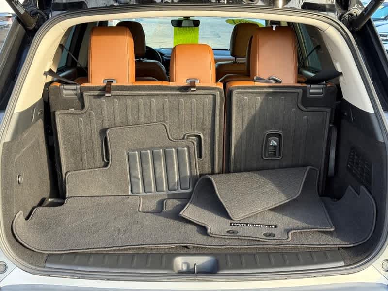 2024 Nissan Pathfinder Platinum 4WD