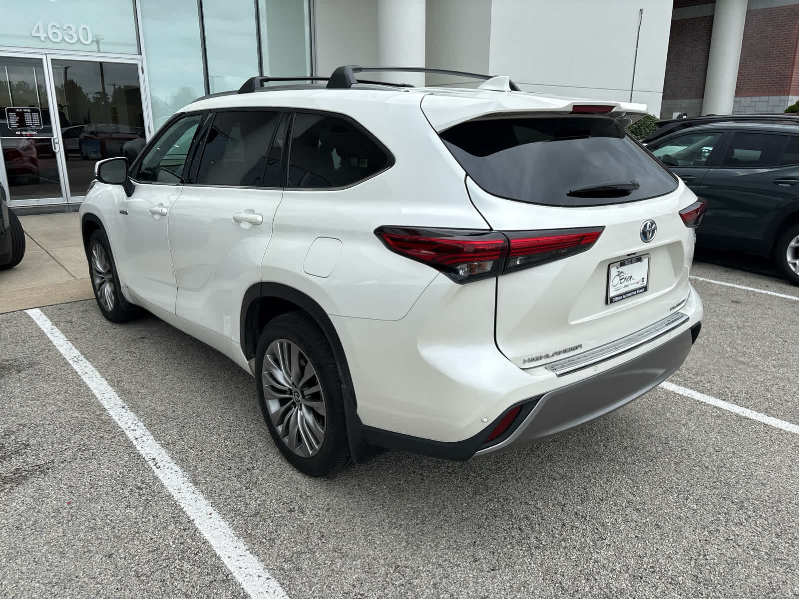2021 Toyota Highlander Hybrid Platinum