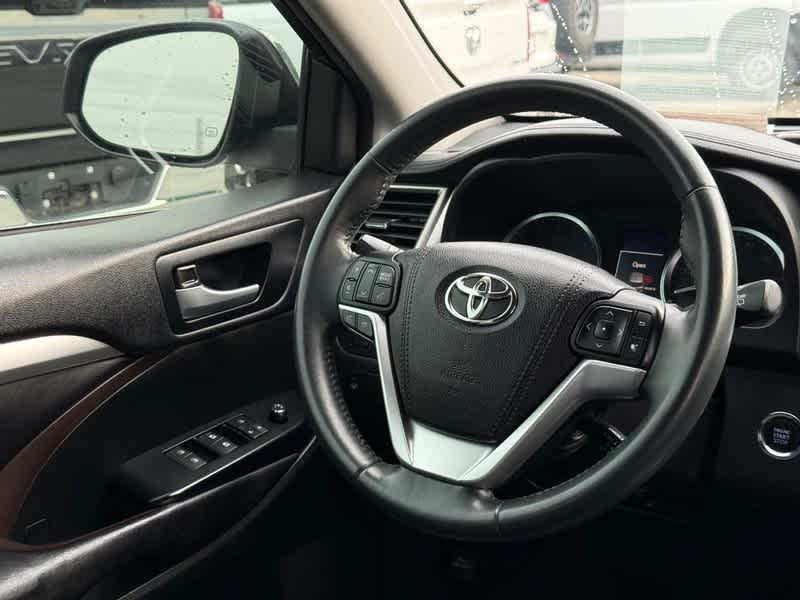 2016 Toyota Highlander XLE V6