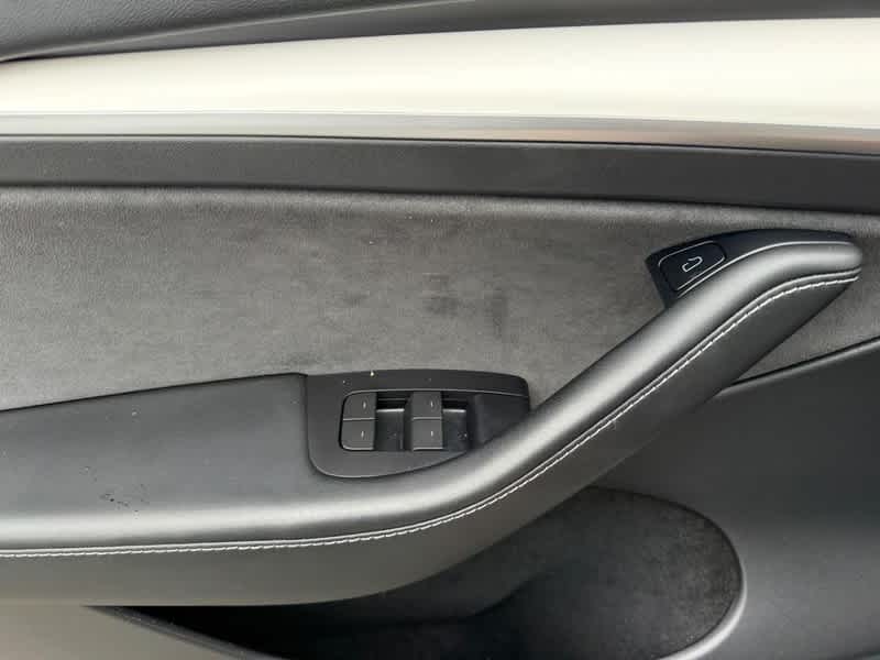 2023 Tesla Model Y Base