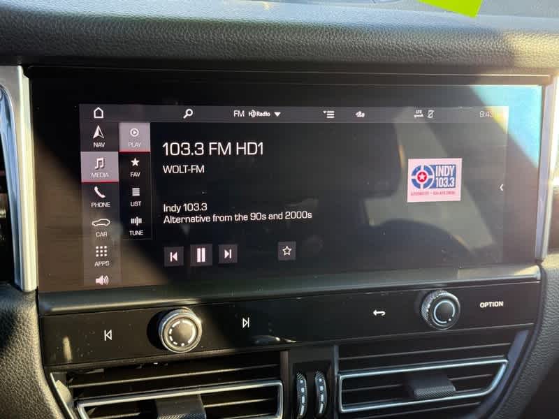 2023 Porsche Macan T