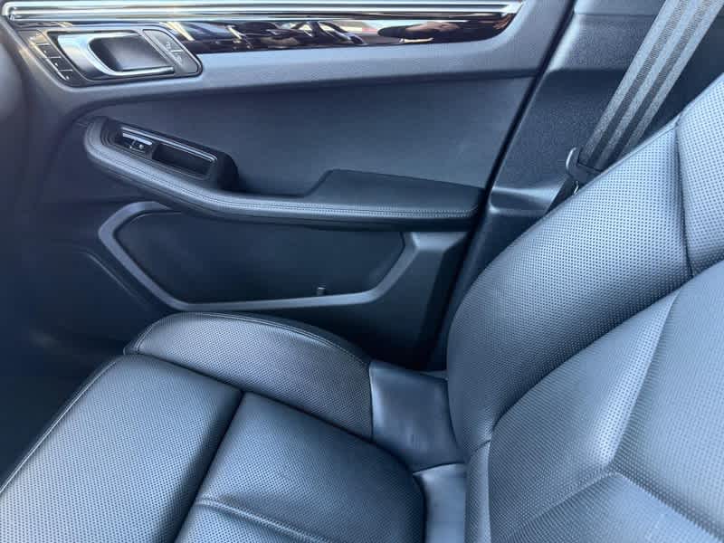 2023 Porsche Macan T