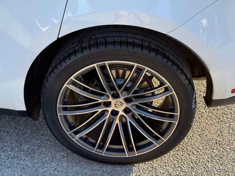 2023 Porsche Macan T