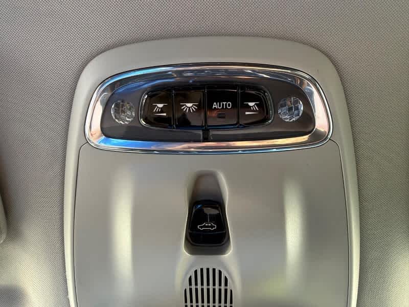 2022 Volvo XC90 Recharge Plug-In Hybrid T8 Inscription Expression 7 Passenger