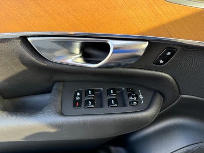 2022 Volvo XC90 Recharge Plug-In Hybrid T8 Inscription Expression 7 Passenger