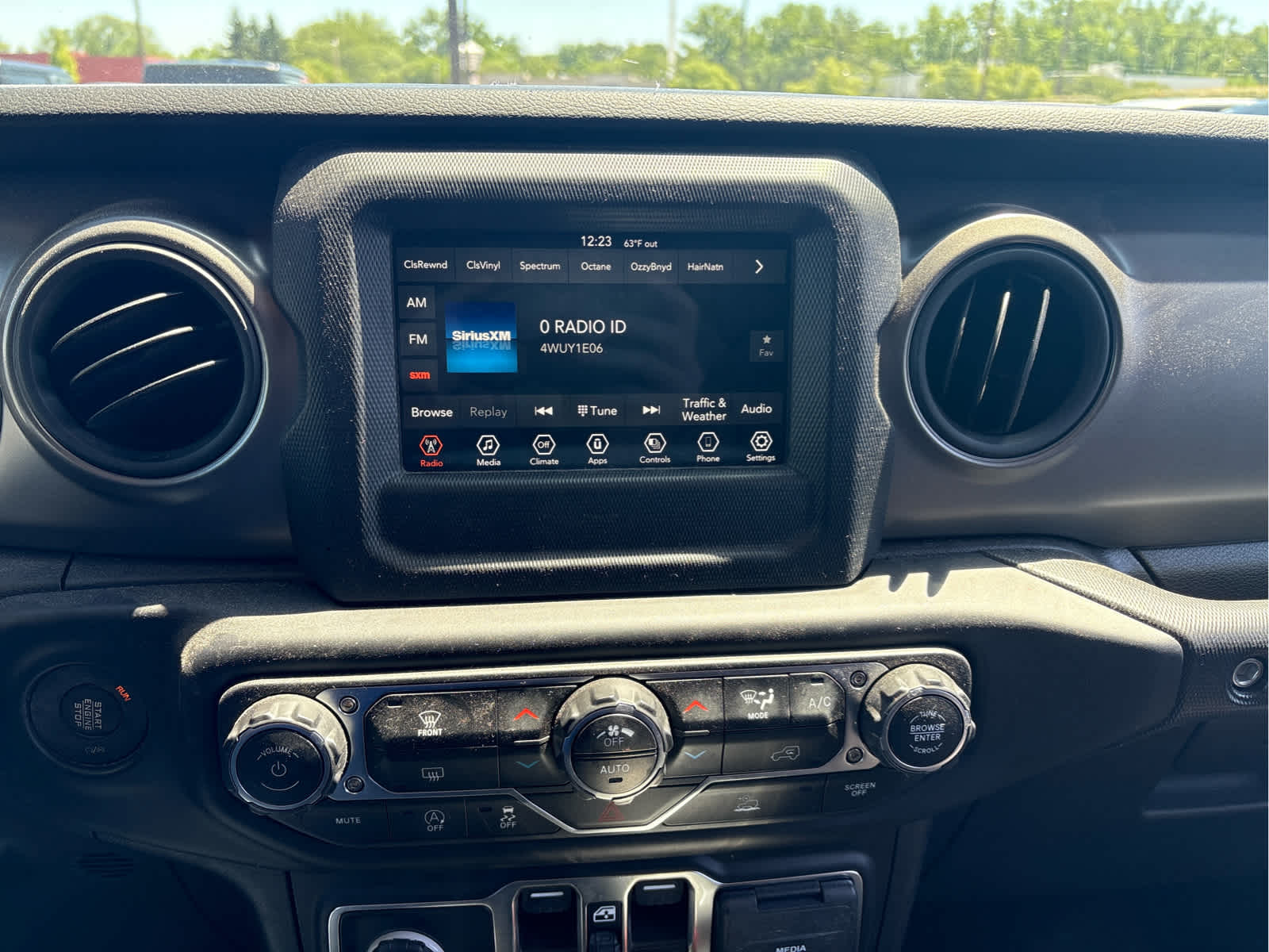 2023 Jeep Wrangler Willys