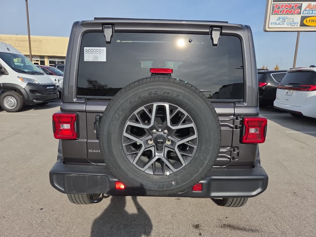2026 Jeep Wrangler 4-Door Sahara 4x4