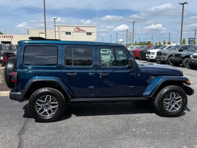 2025 Jeep Wrangler 4-Door Sahara 4x4