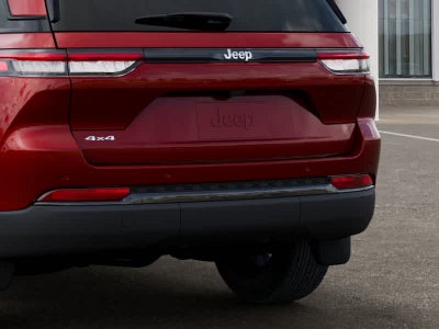 2027 Jeep Grand Cherokee LAREDO X 4X4