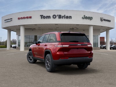 2027 Jeep Grand Cherokee LAREDO X 4X4